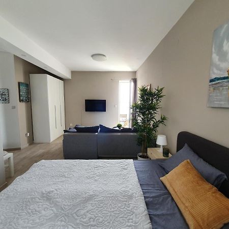 Apartment Danijela Novalja Kültér fotó
