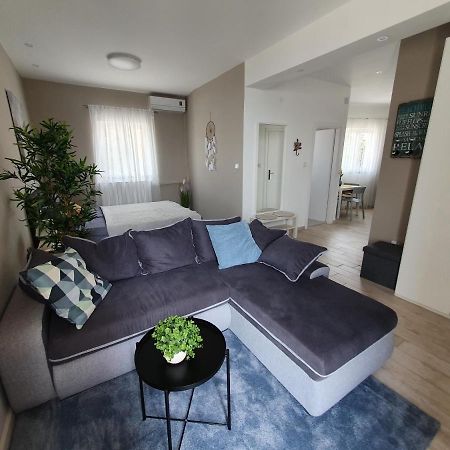 Apartment Danijela Novalja Kültér fotó