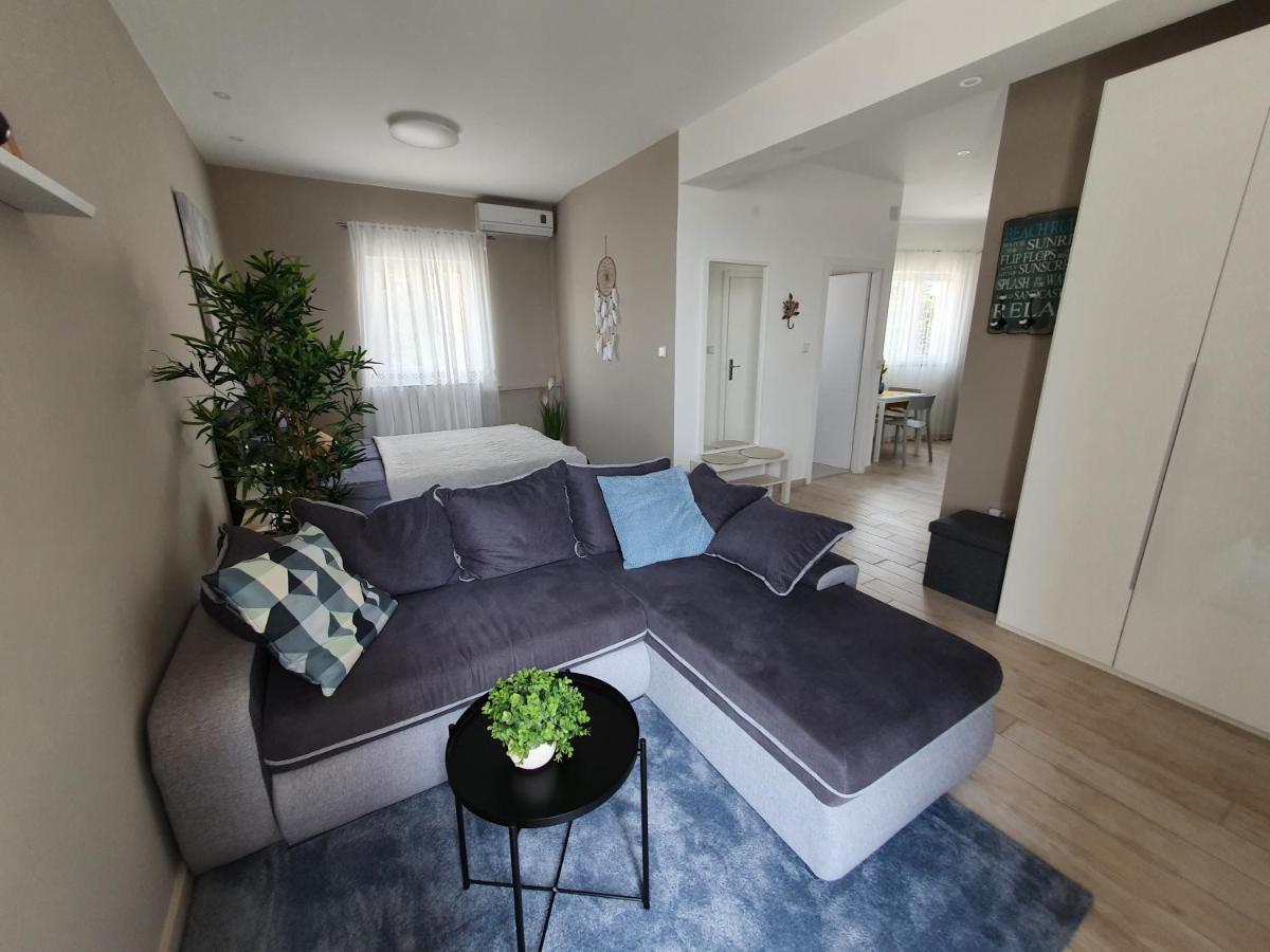 Apartment Danijela Novalja Kültér fotó